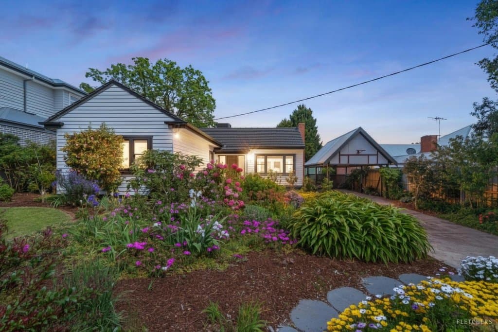 4 Heather Grove, Nunawading - Image 1