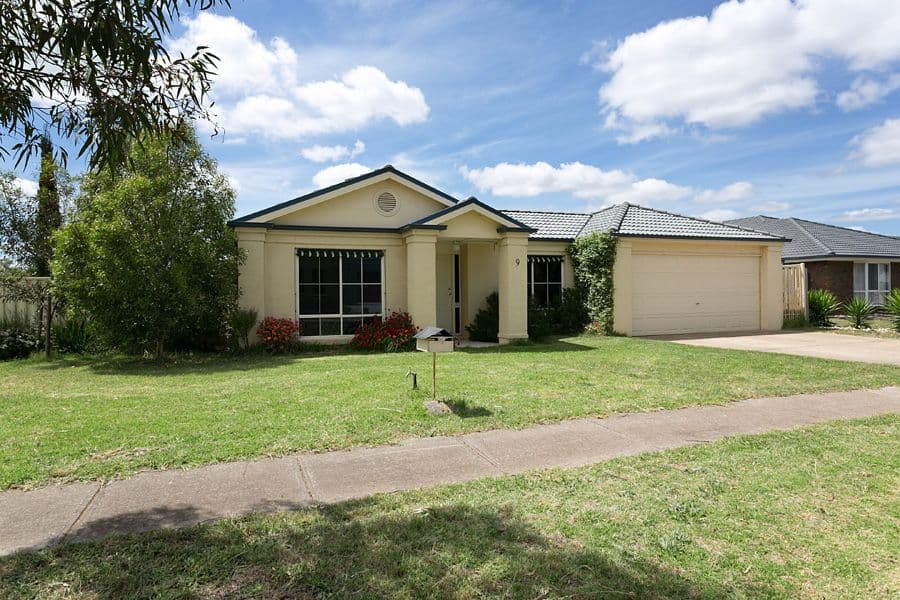 9 Phar Lap Place, KURUNJANG VIC 3337, Kurunjang - Image 1