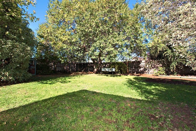 16 Golden Grove Court, TAYLORS LAKES VIC 3038, Taylors Lakes - Thumbnail 8