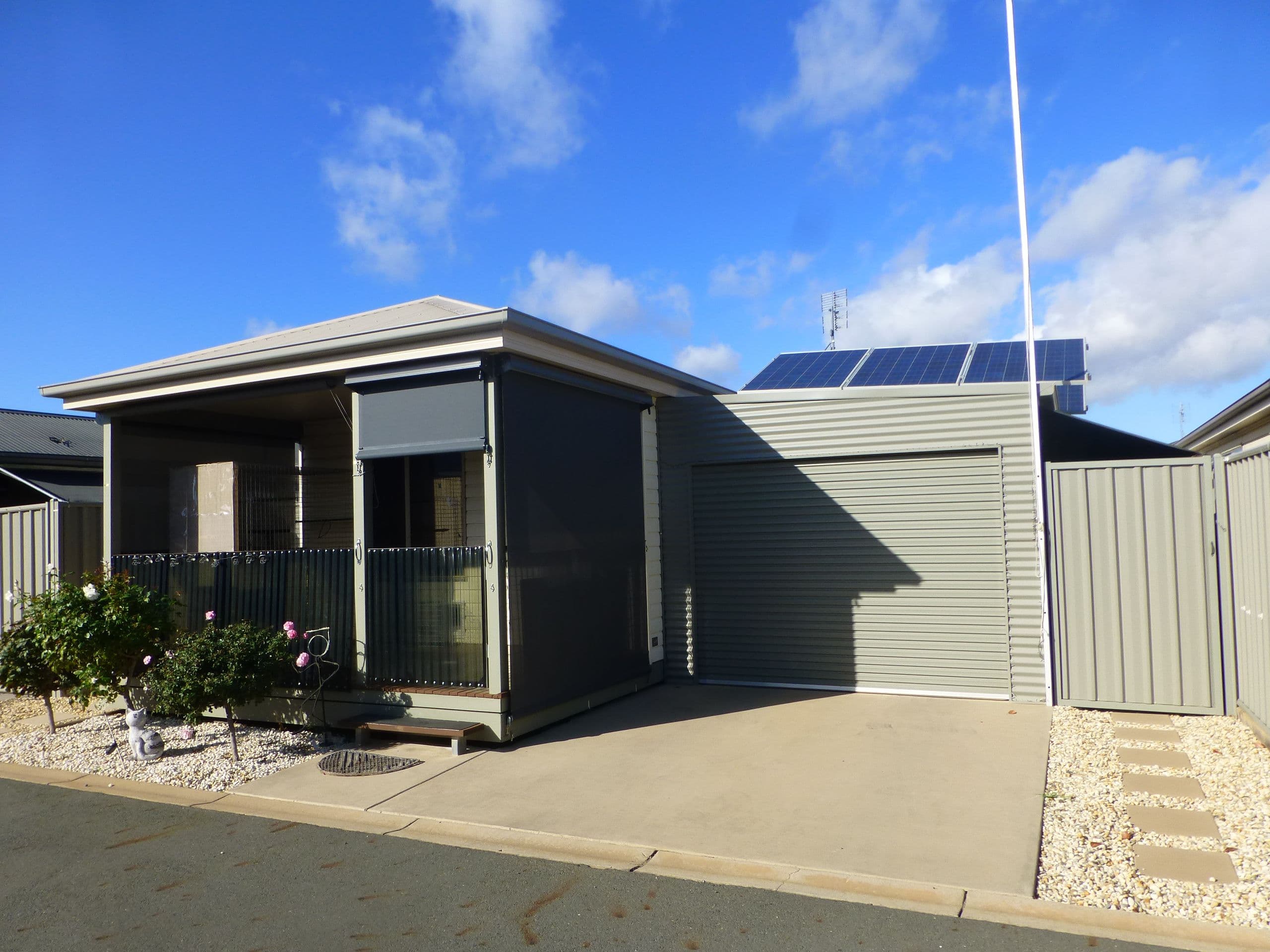 Unit 18, 65-73 Northern Highway (Sun River Home Park), Echuca VIC 3564, Echuca - Image 1