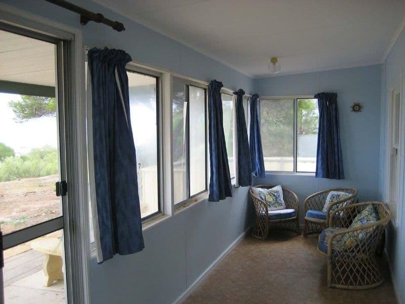 4 Chapman Road, ROGUES POINT SA 5571, Rogues Point - Thumbnail 4