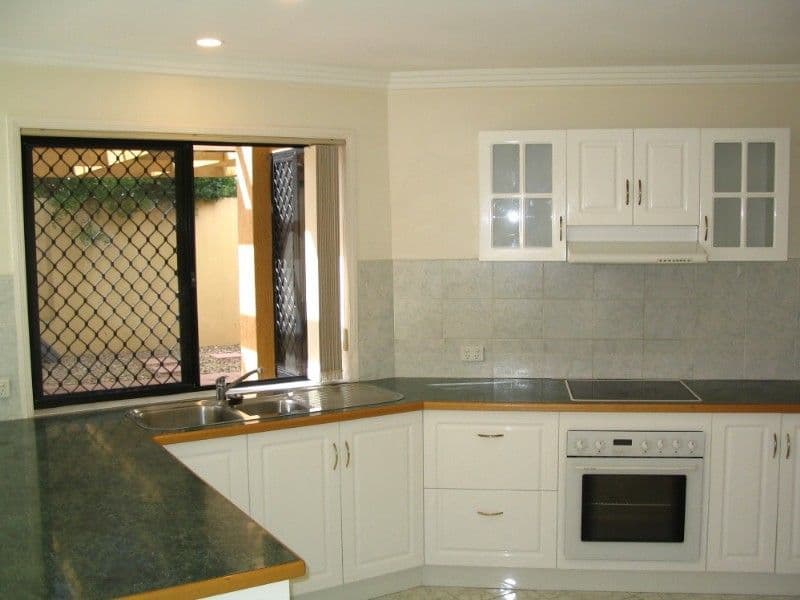 5 Herington Close, ARUNDEL QLD 4214, Arundel - Thumbnail 6
