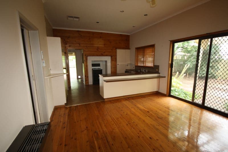 13 Hopetoun Street, ROCHESTER VIC 3561, Rochester - Thumbnail 2