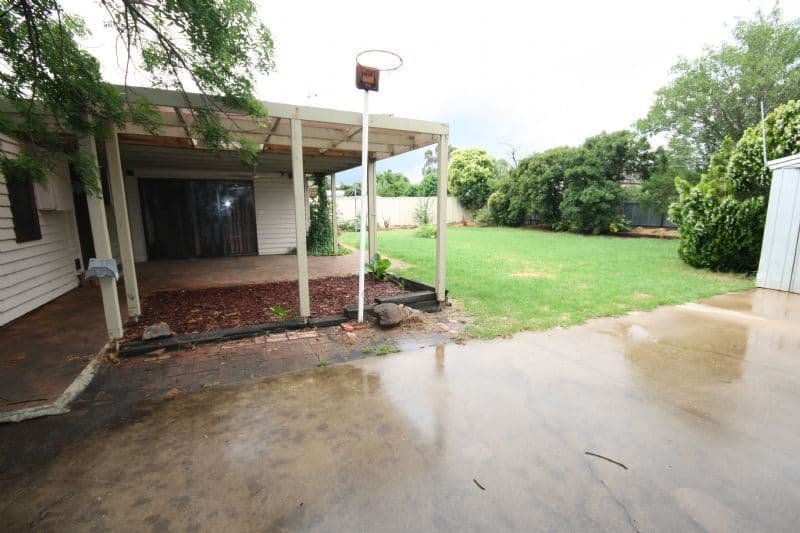 13 Hopetoun Street, ROCHESTER VIC 3561, Rochester - Thumbnail 4