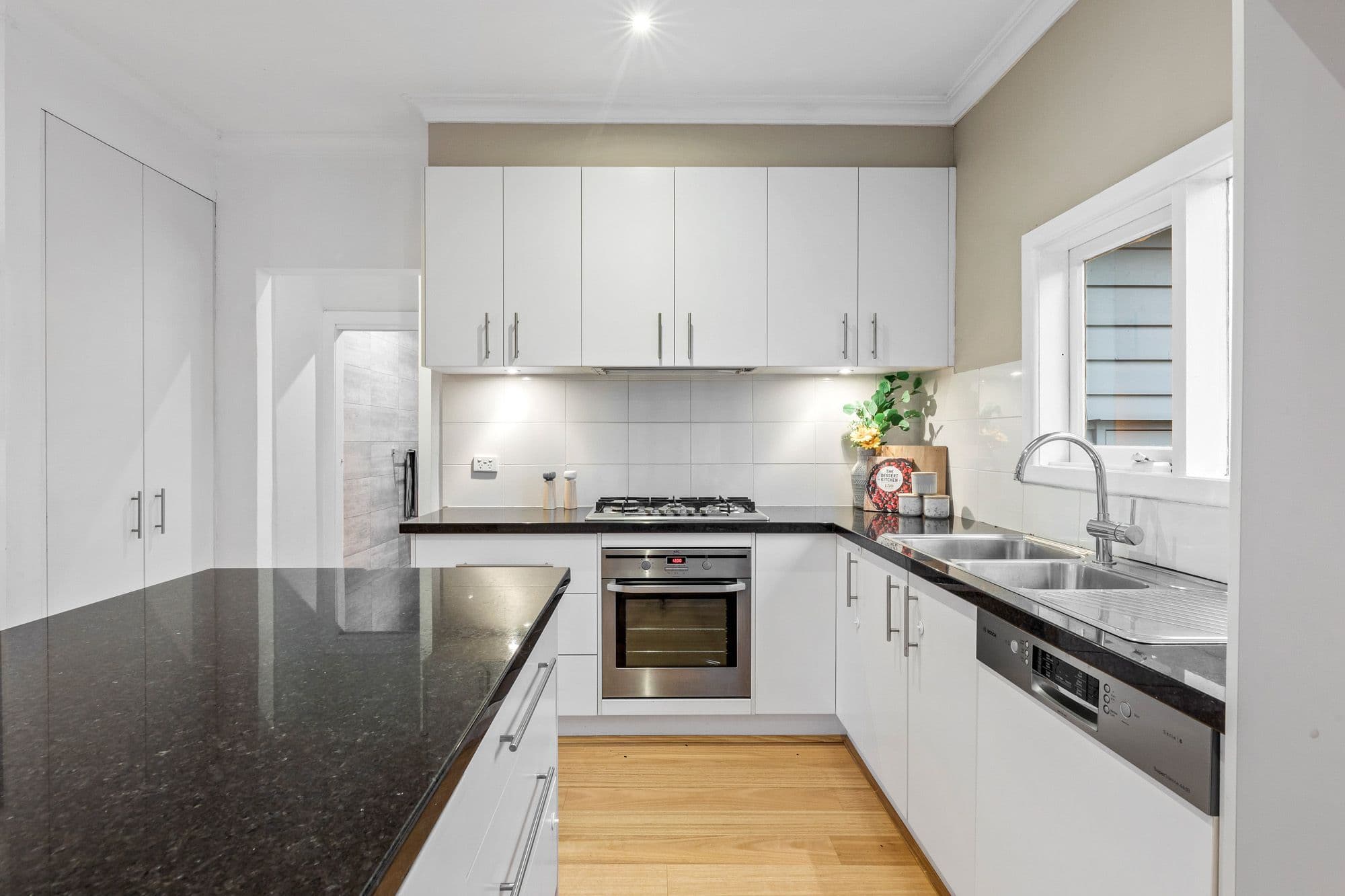6 Aberdeen Road, Blackburn South VIC 3130, Blackburn South - Thumbnail 5