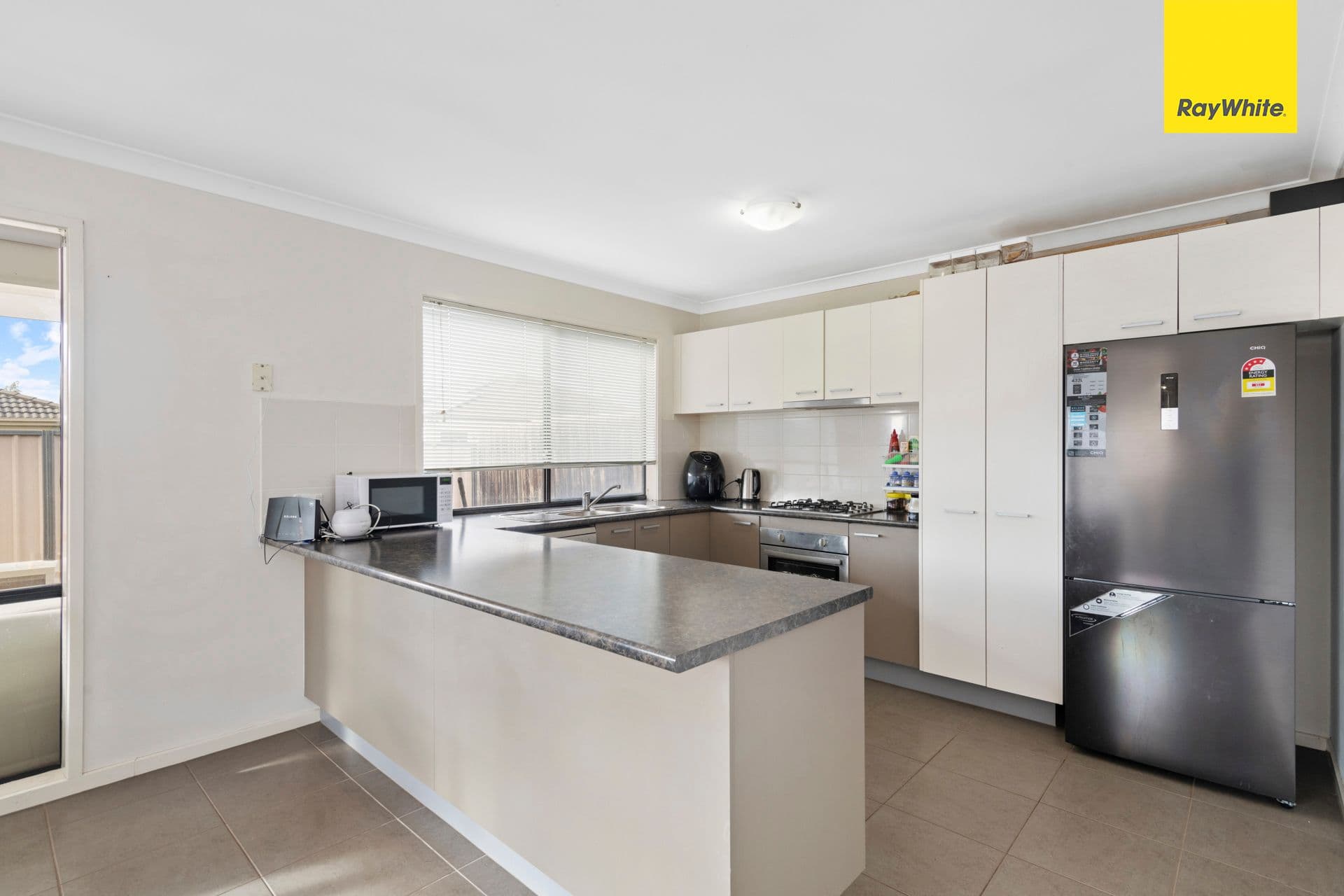 29 Billabong Crescent, Tarneit VIC 3029, Tarneit - Thumbnail 3