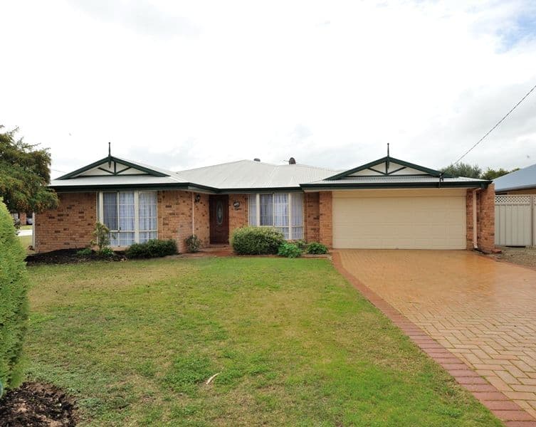21 Gumnut Crescent, SAFETY BAY WA 6169, Safety Bay - Image 1
