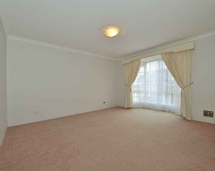 21 Gumnut Crescent, SAFETY BAY WA 6169, Safety Bay - Thumbnail 5