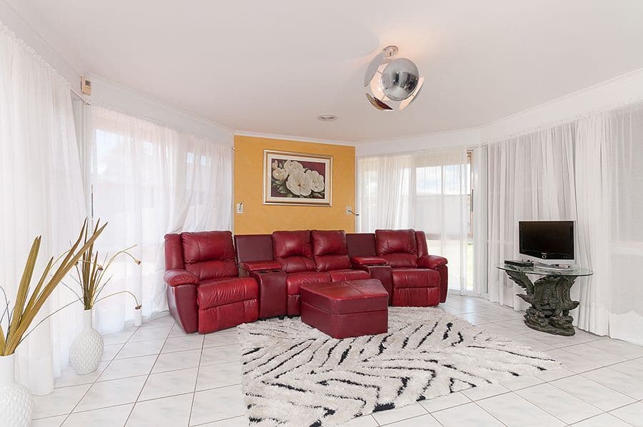 14 Nunney Court, CRAIGIEBURN VIC 3064, Craigieburn - Thumbnail 2