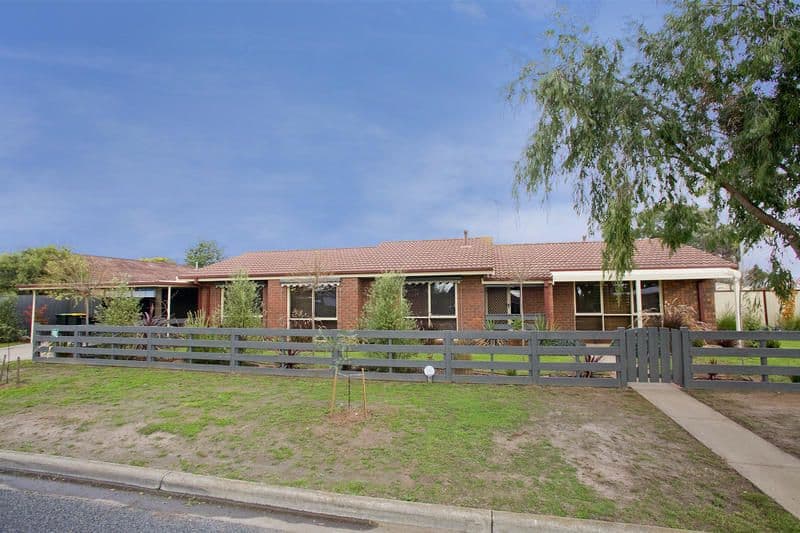 34 Henderson Drive, LARA VIC 3212, Lara - Image 1