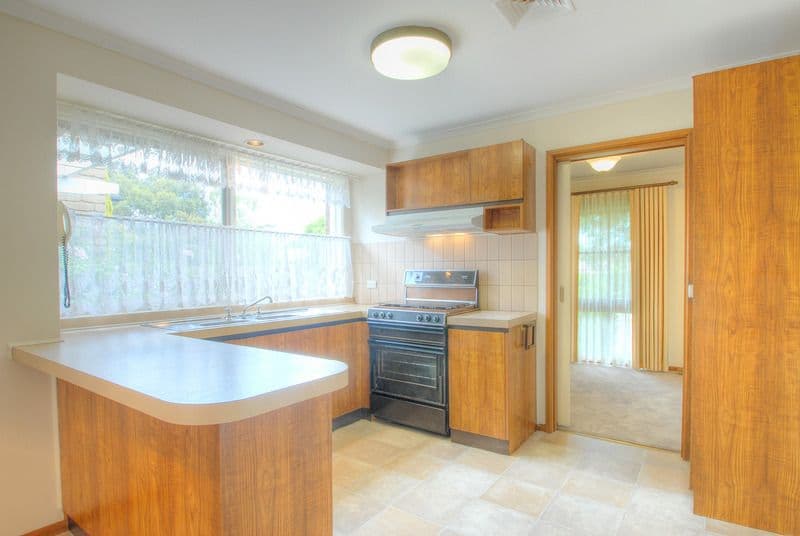 10 Wondalea Crescent, WANTIRNA VIC 3152, Wantirna - Thumbnail 4
