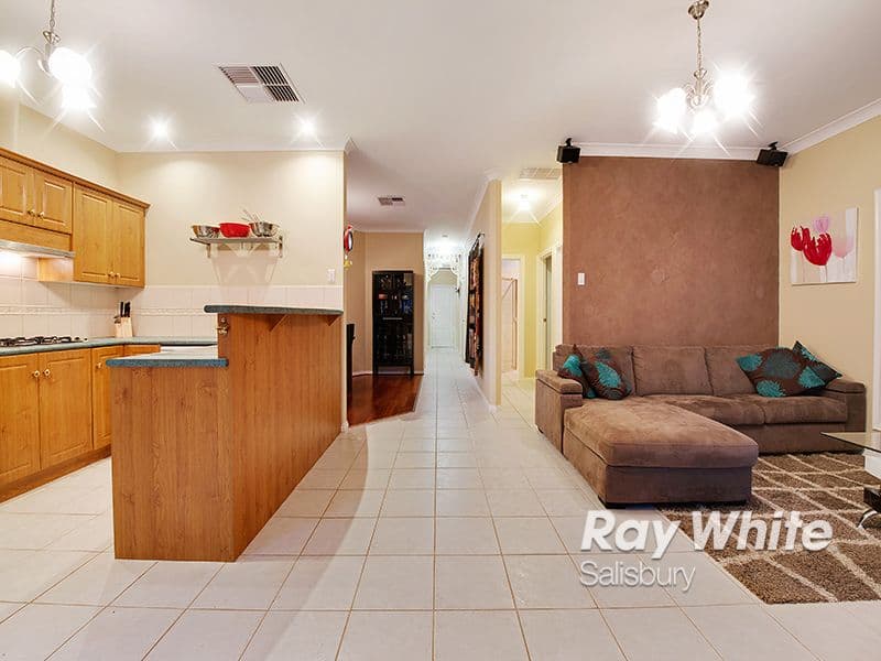 31 Featherstone Circuit, Greenwith SA 5125, Greenwith - Thumbnail 2