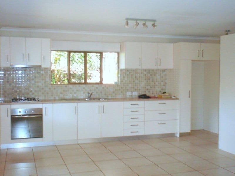 9 Church Street, POMONA QLD 4568, Pomona - Thumbnail 2