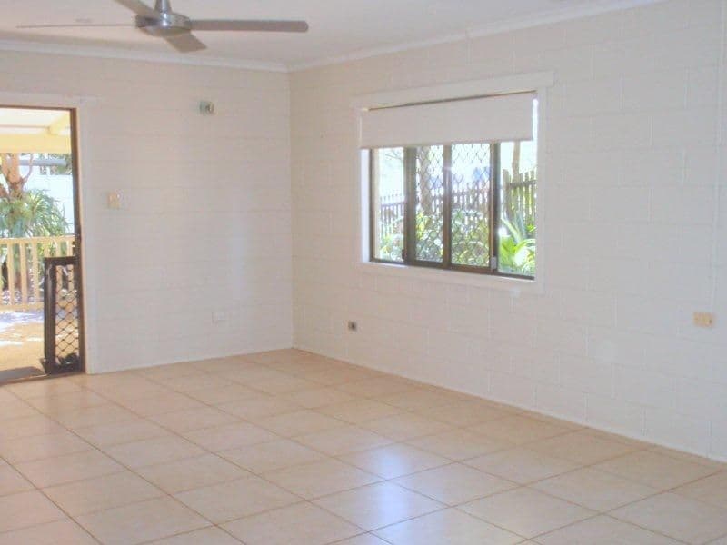 9 Church Street, POMONA QLD 4568, Pomona - Thumbnail 3