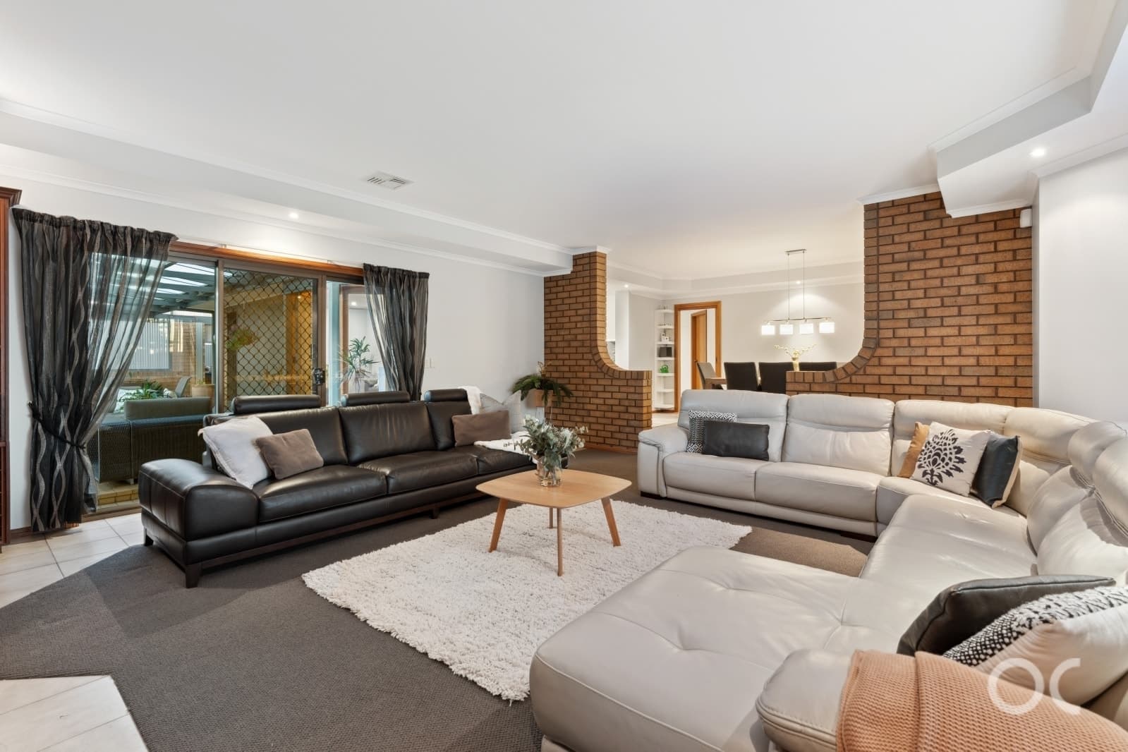 2 Harbury Court, Onkaparinga Hills - Thumbnail 4