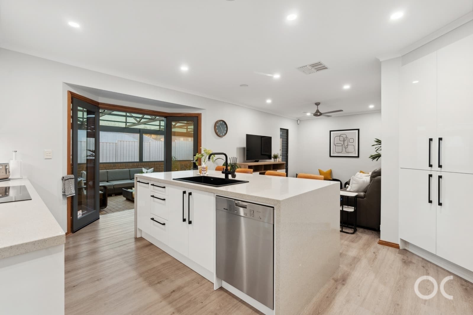 2 Harbury Court, Onkaparinga Hills - Thumbnail 7