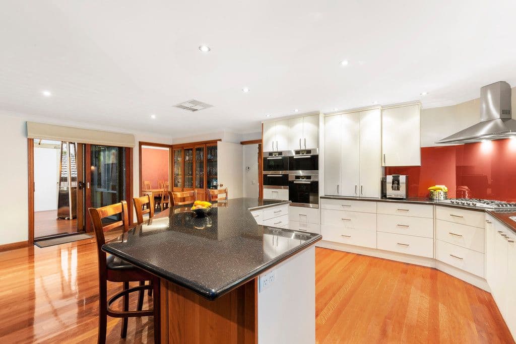 77 Wakley Crescent, Wantirna South VIC 3152, Wantirna South - Thumbnail 3