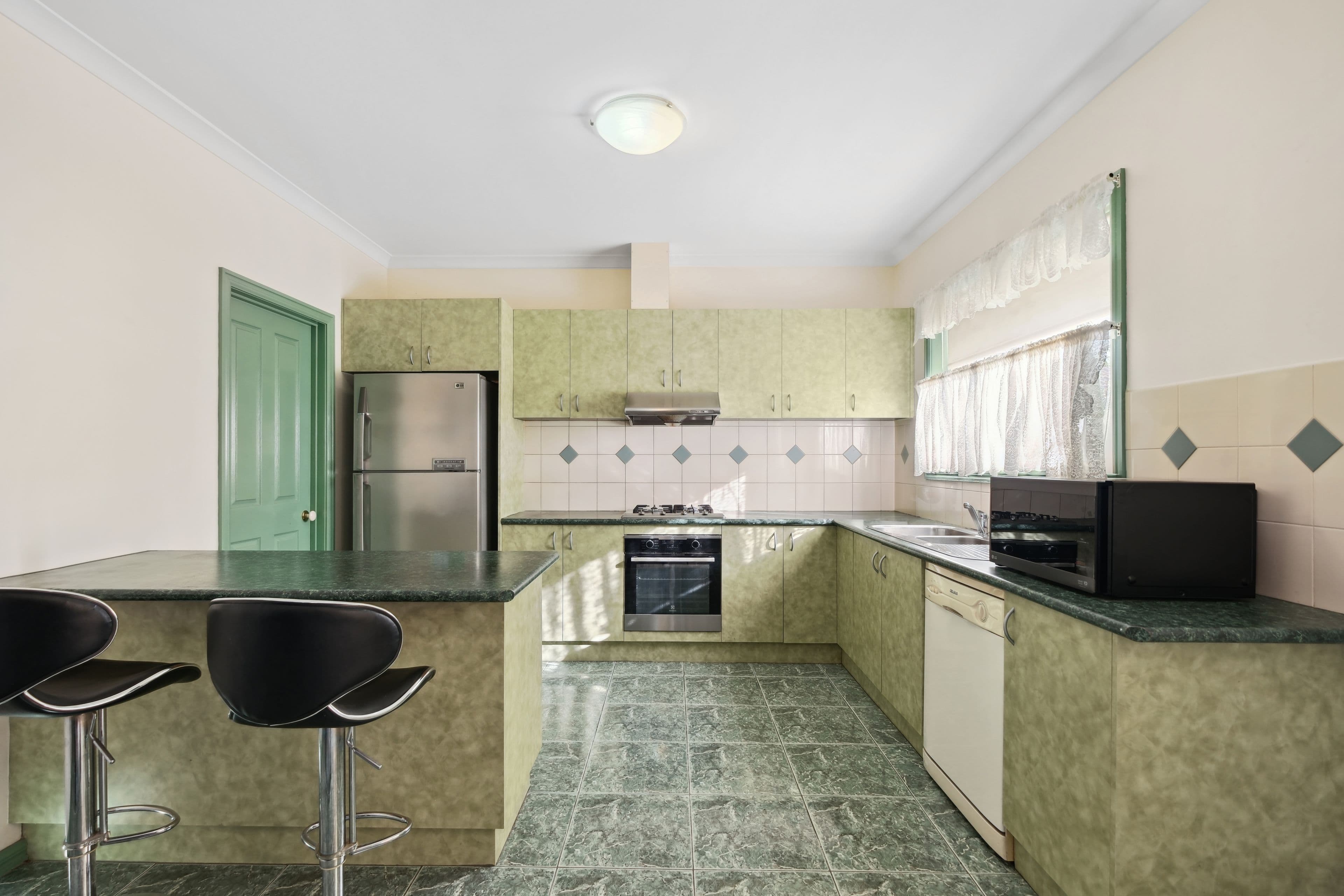 7A Broadhurst Avenue, Reservoir VIC 3073, Reservoir - Thumbnail 5