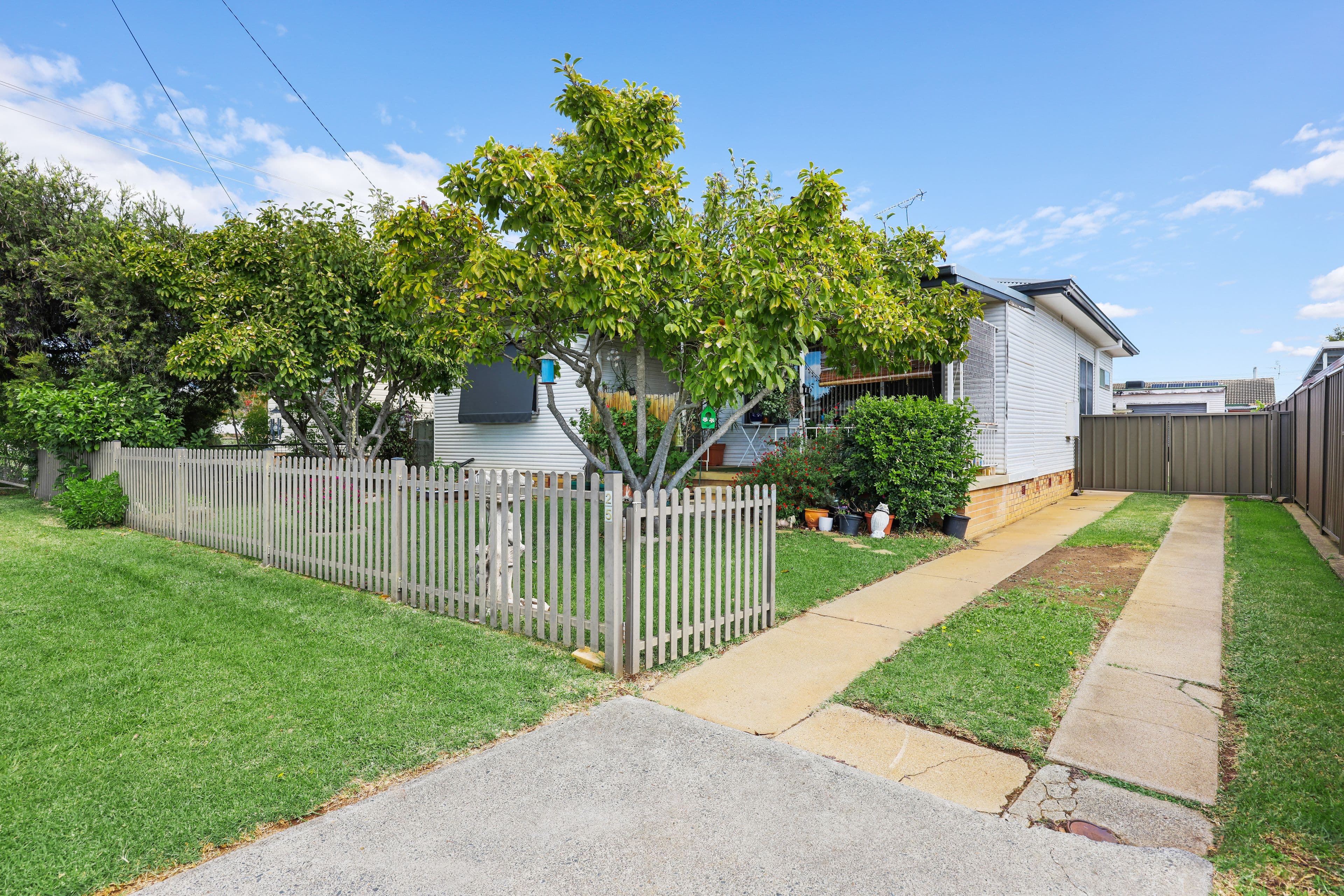25 Bent Street, Tamworth NSW 2340, West Tamworth - Thumbnail 2