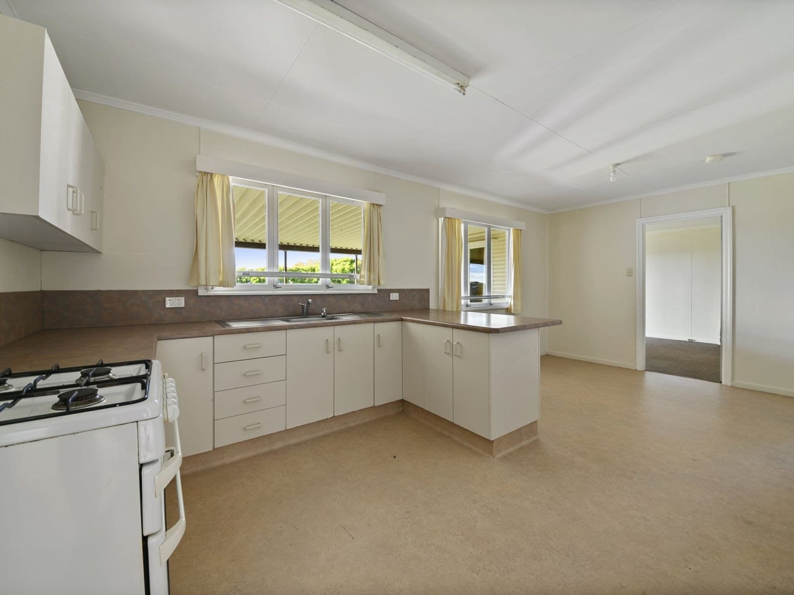 4 Hudson Street, Warwick - Thumbnail 8