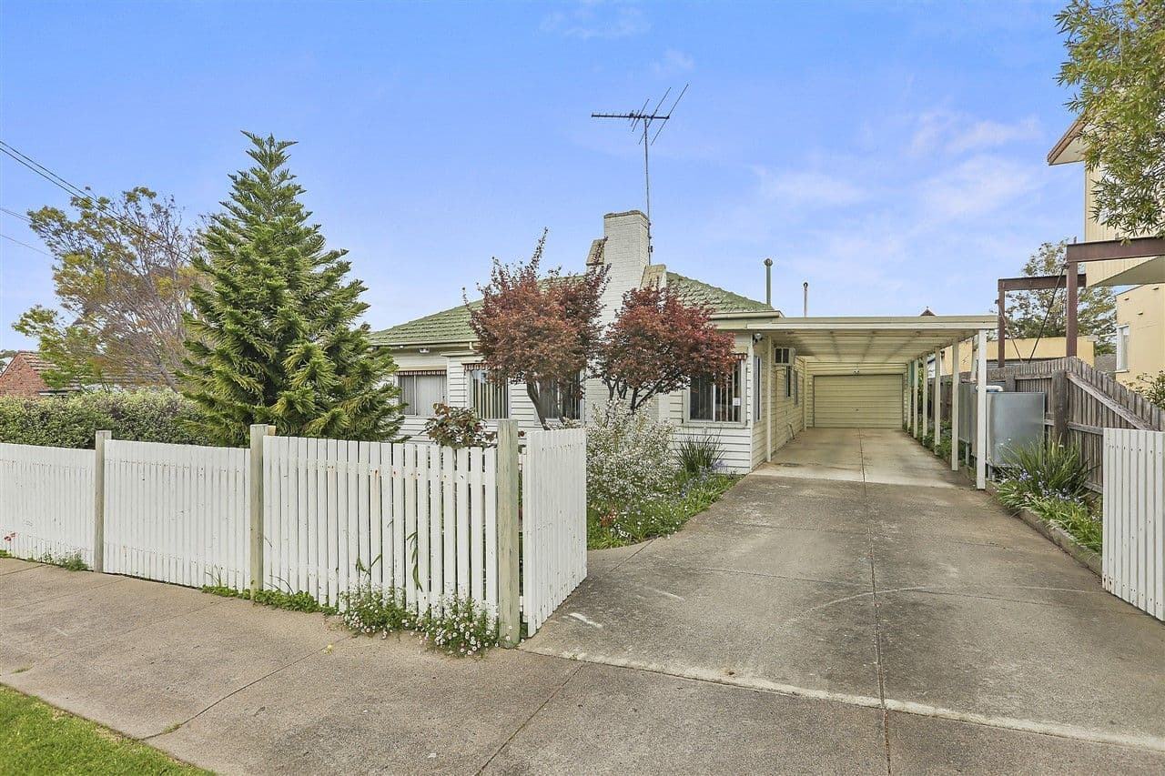 4 Batman Close, Belmont VIC 3216, Belmont - Image 1