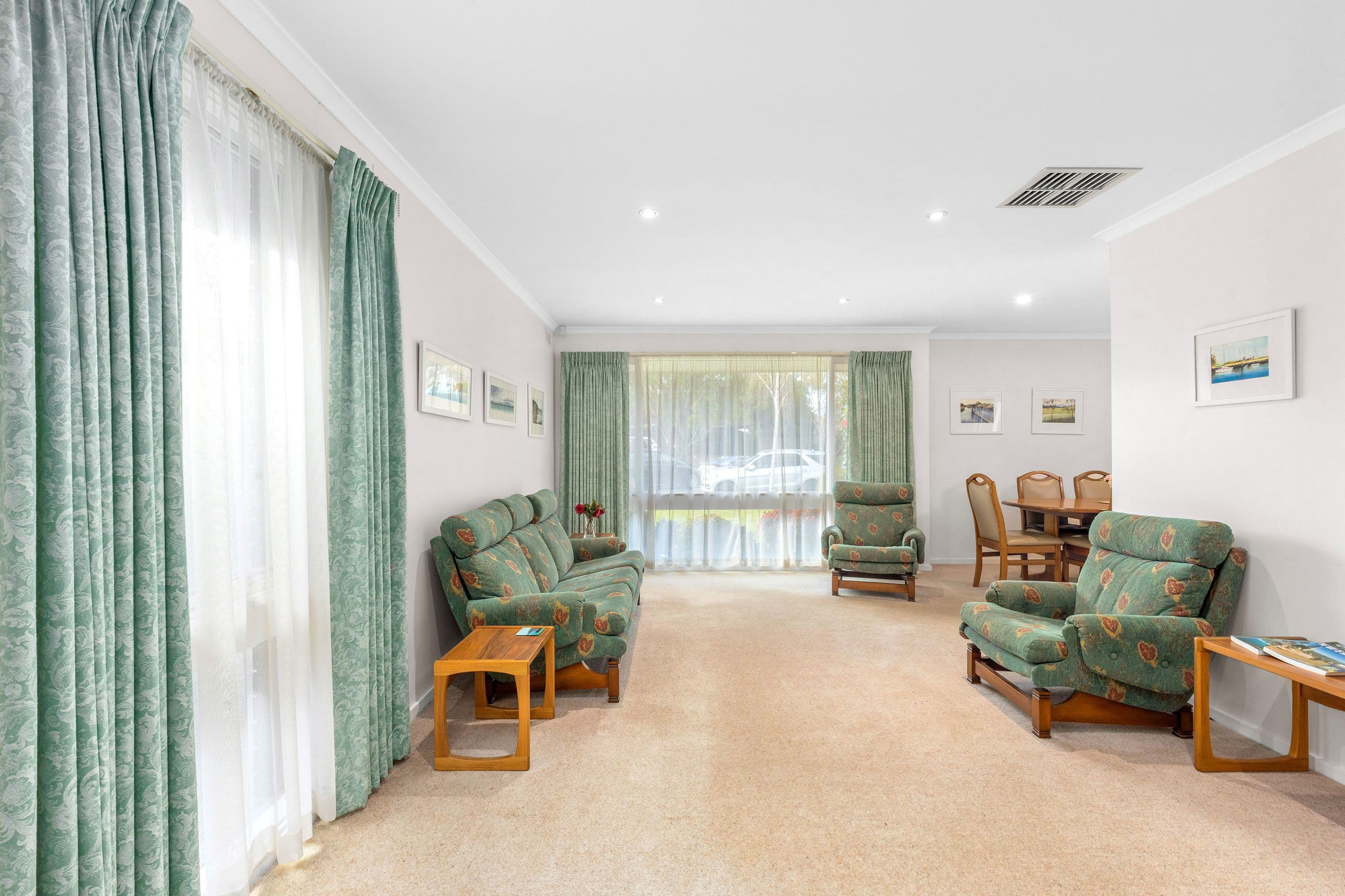 6 Gorrie Court, Wantirna South VIC 3152, Wantirna South - Thumbnail 2