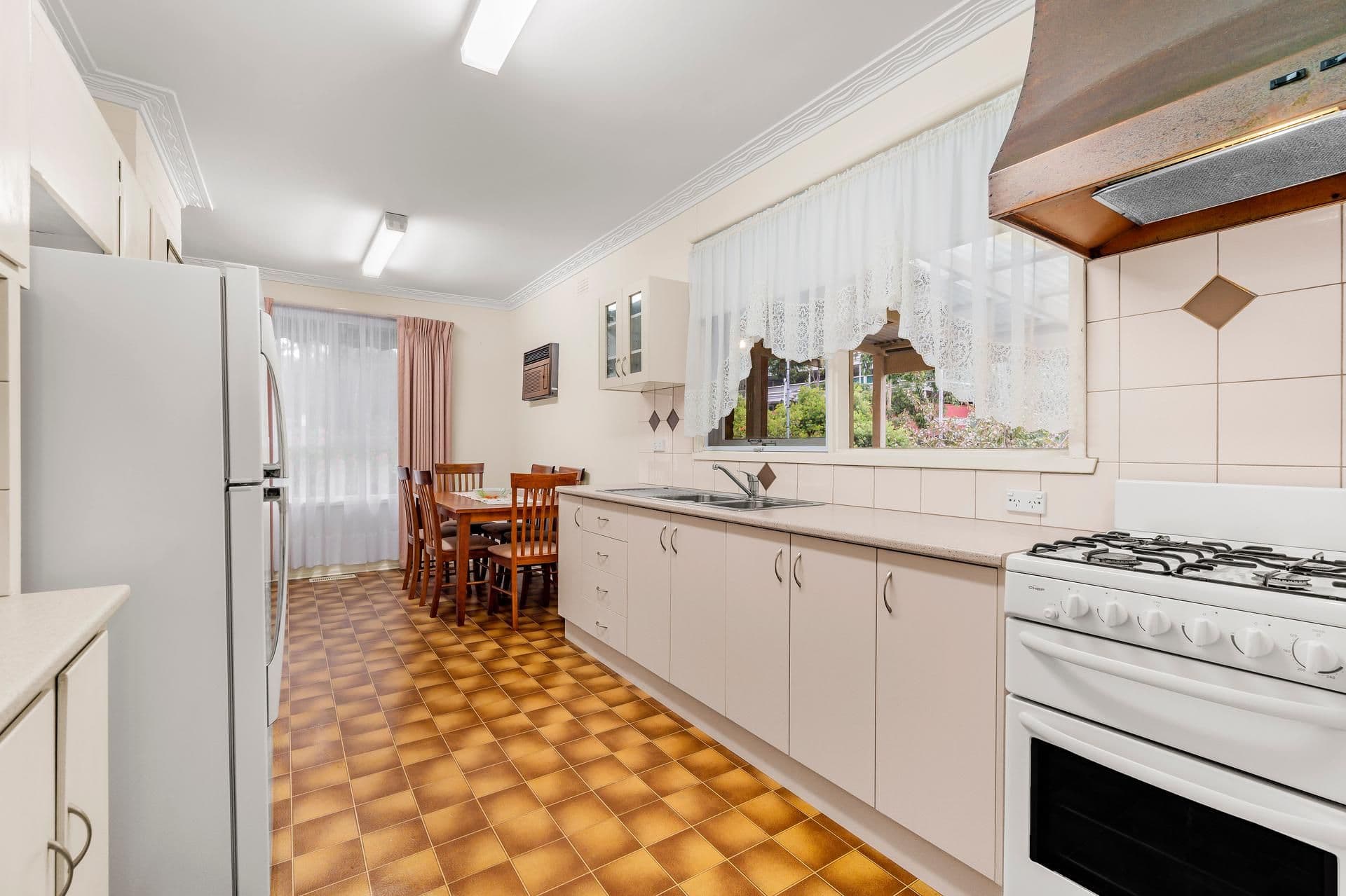 62 Glengarry Avenue, Burwood VIC 3125, Burwood - Thumbnail 4