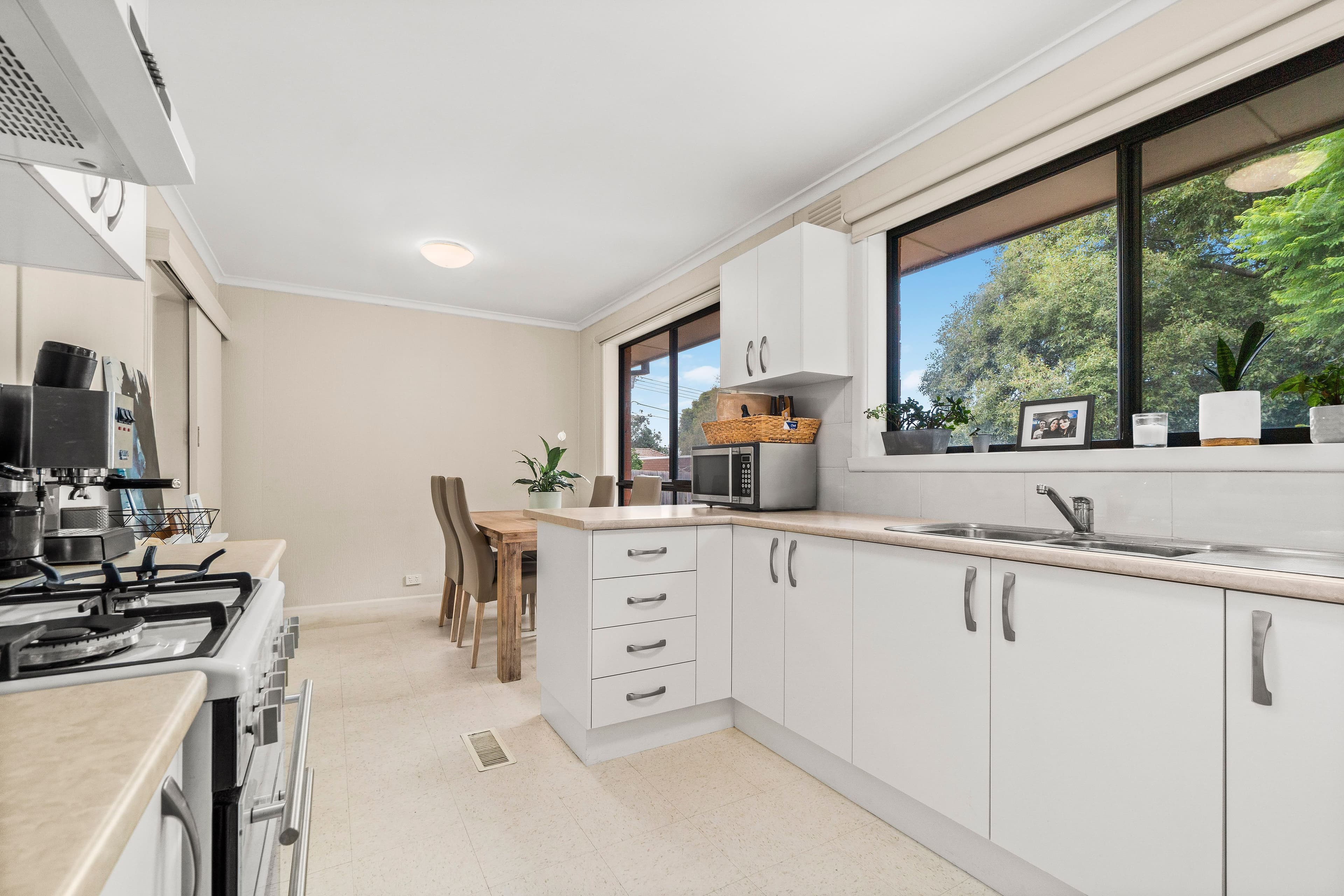 988 Centre Road, Oakleigh South VIC 3167, Oakleigh South - Thumbnail 3