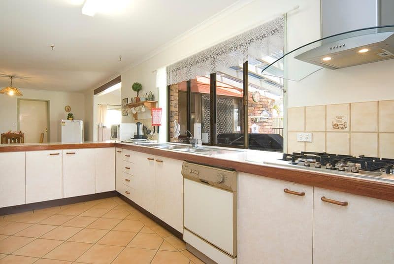 11 Chateau Street, CALAMVALE QLD 4116, Calamvale - Thumbnail 3