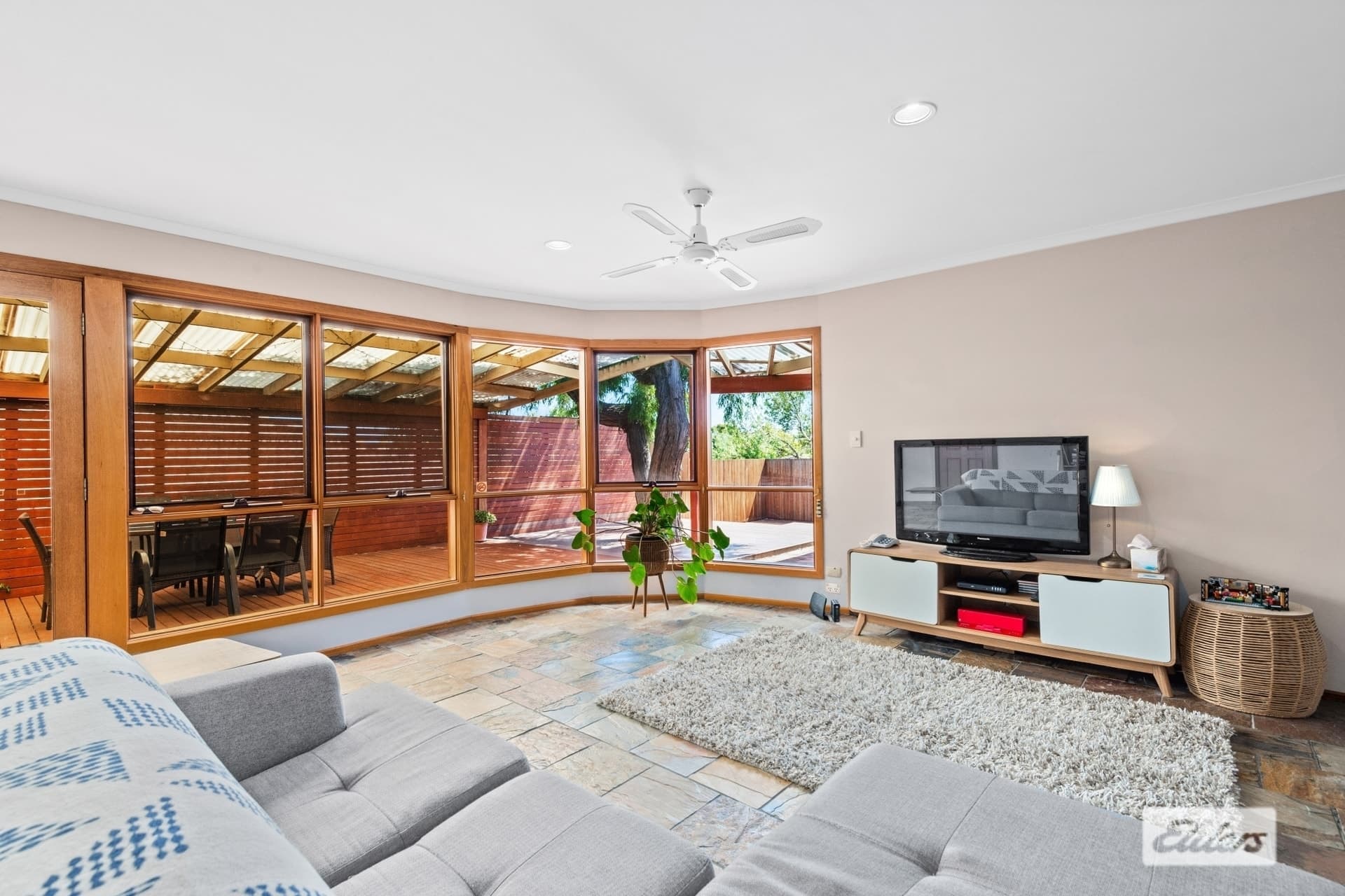 7 Arachne Drive, Hallett Cove - Thumbnail 2