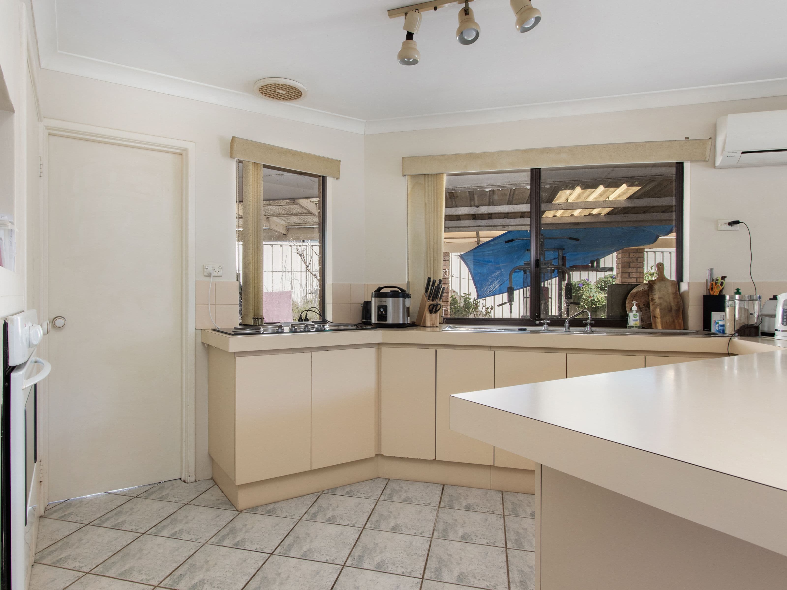 28 Cutter Road, Waikiki WA 6169, Waikiki - Thumbnail 5