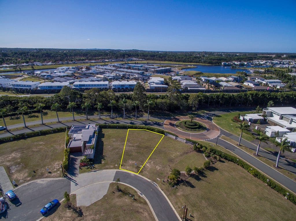 7815 Pavilions Close, Hope Island QLD 4212, Hope Island - Thumbnail 2