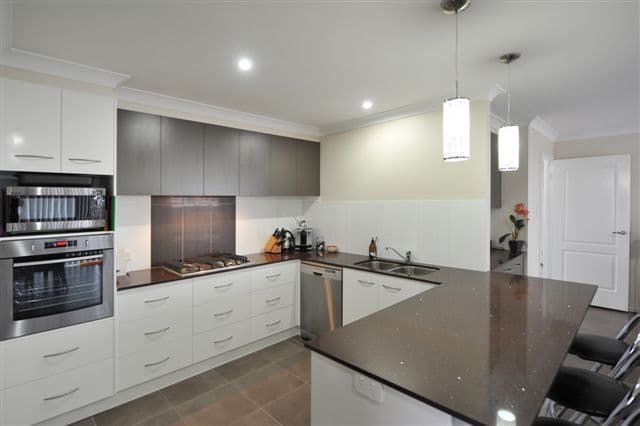 17 Schneider Court, MIDDLE RIDGE QLD 4350, Middle Ridge - Thumbnail 3