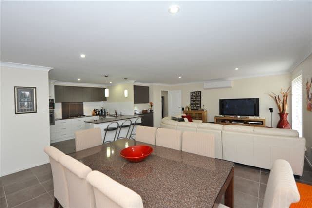 17 Schneider Court, MIDDLE RIDGE QLD 4350, Middle Ridge - Thumbnail 5
