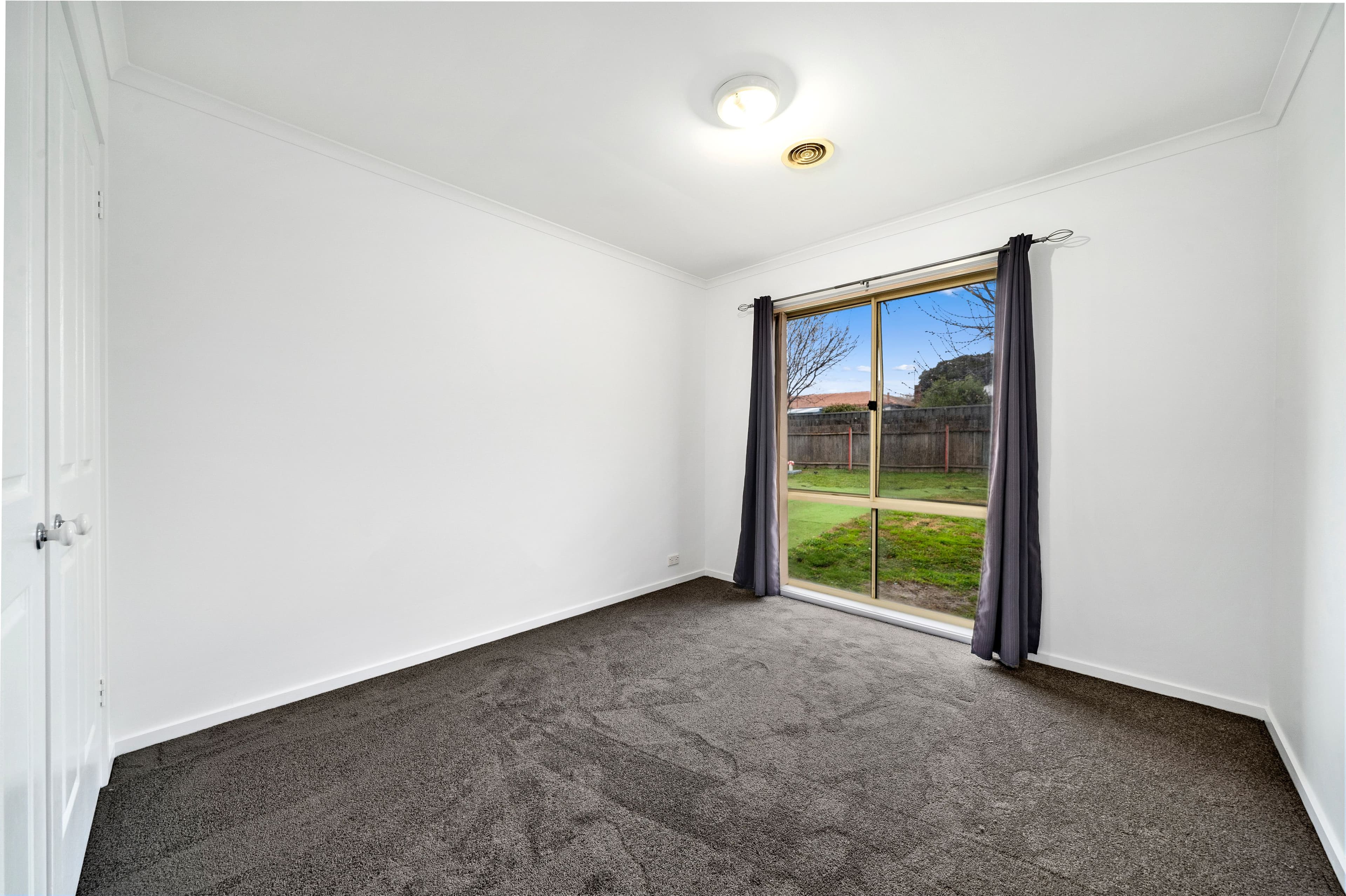 24 Glebe Avenue, Queanbeyan NSW 2620, Queanbeyan - Thumbnail 8