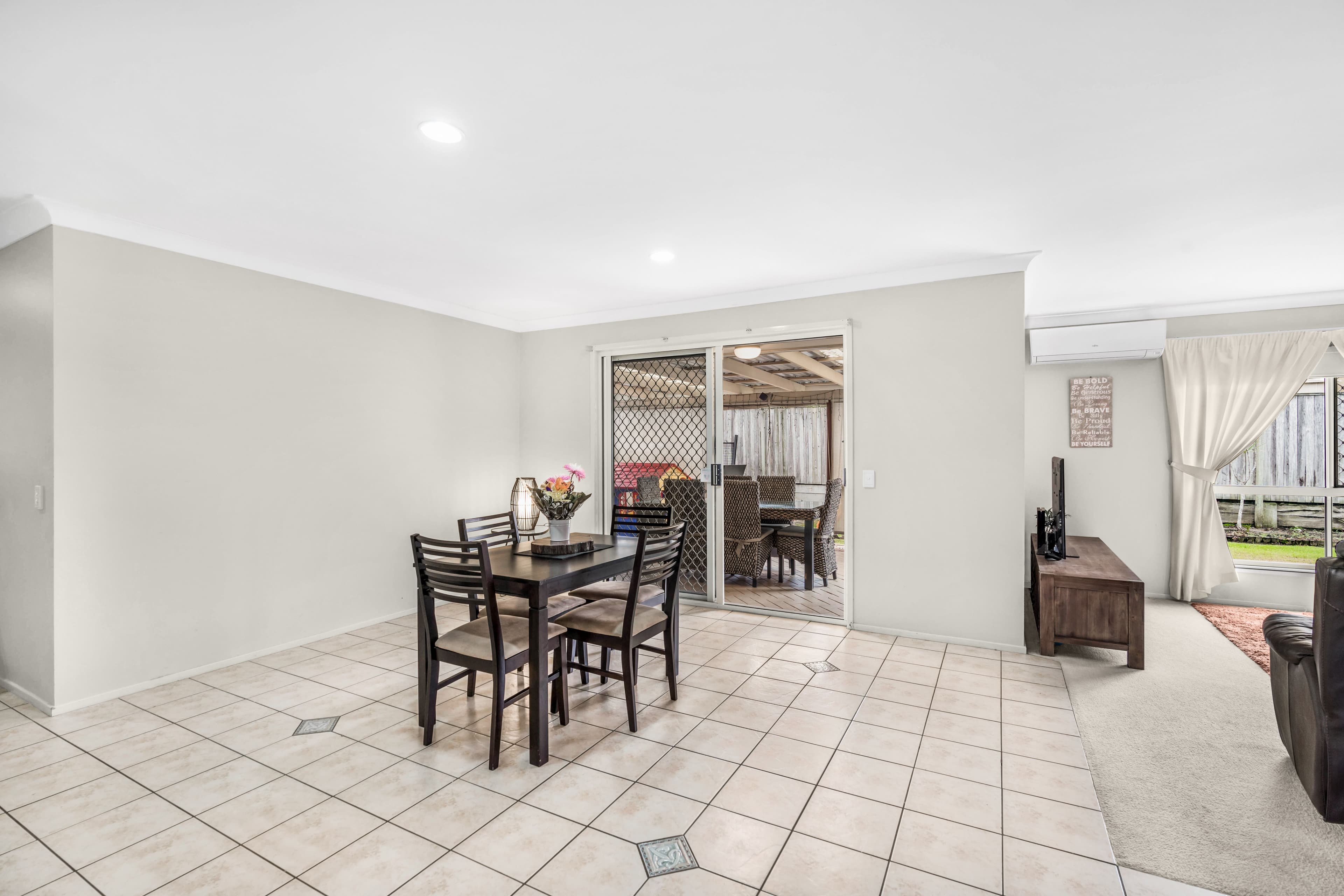 4 Manettia Street, Wynnum West QLD 4178, Wynnum West - Thumbnail 3