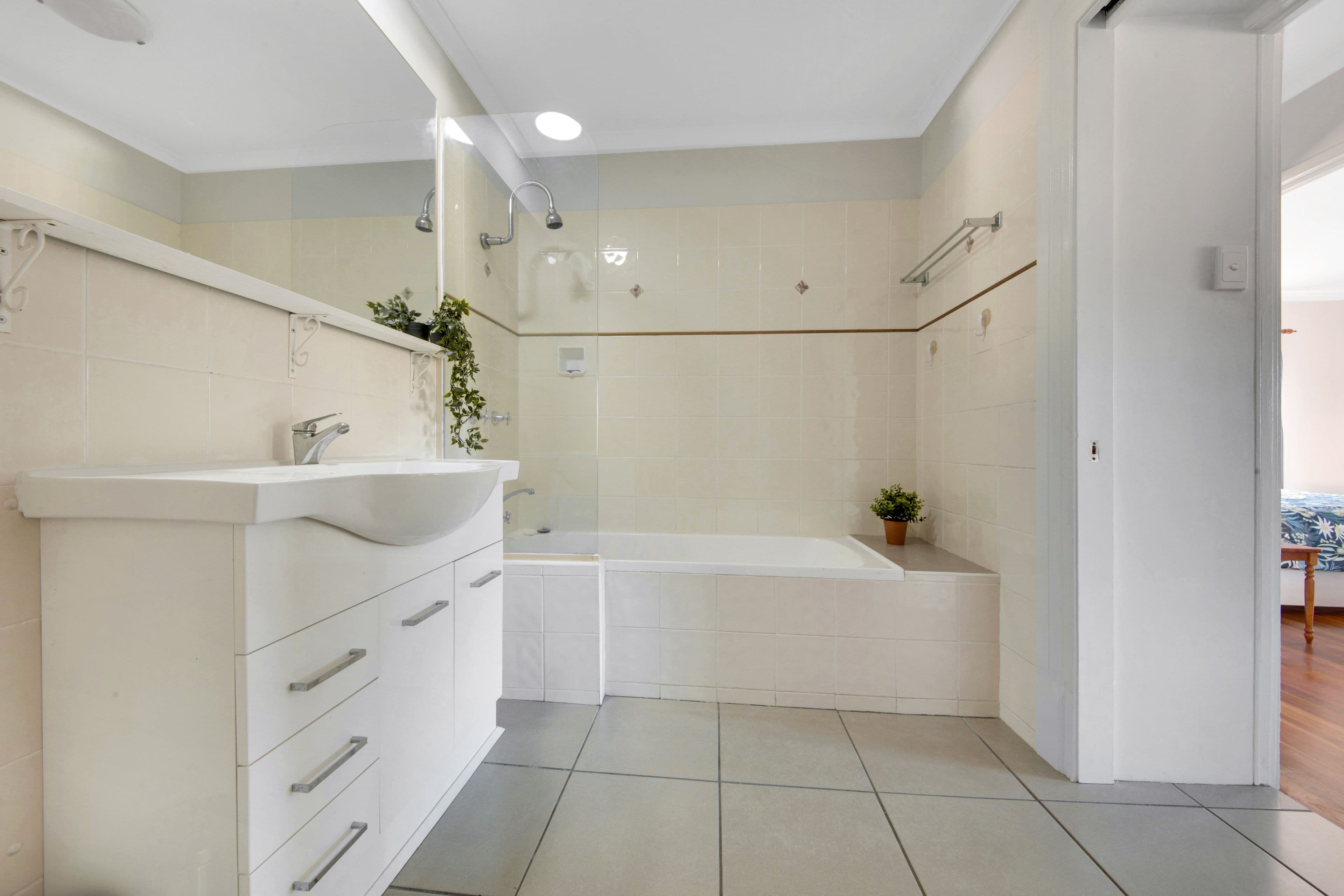 24 Rigby Crescent, West Gladstone QLD 4680, West Gladstone - Thumbnail 6