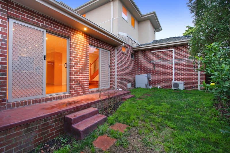 2 Simpson Drive, MOUNT WAVERLEY VIC 3149, Mount Waverley - Thumbnail 2