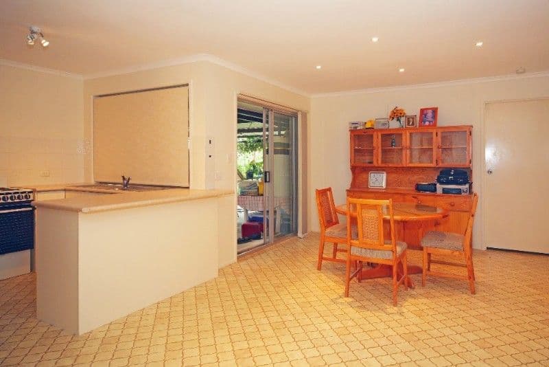 4 Village Drive, DAISY HILL QLD 4127, Daisy Hill - Thumbnail 3