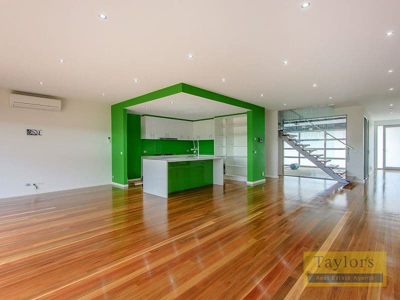 15 Boathouse Drive, Caroline Springs VIC 3023, Caroline Springs - Thumbnail 3