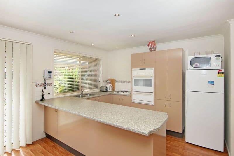 12 Oxford Drive, LAKE HAVEN NSW 2263, Lake Haven - Thumbnail 2