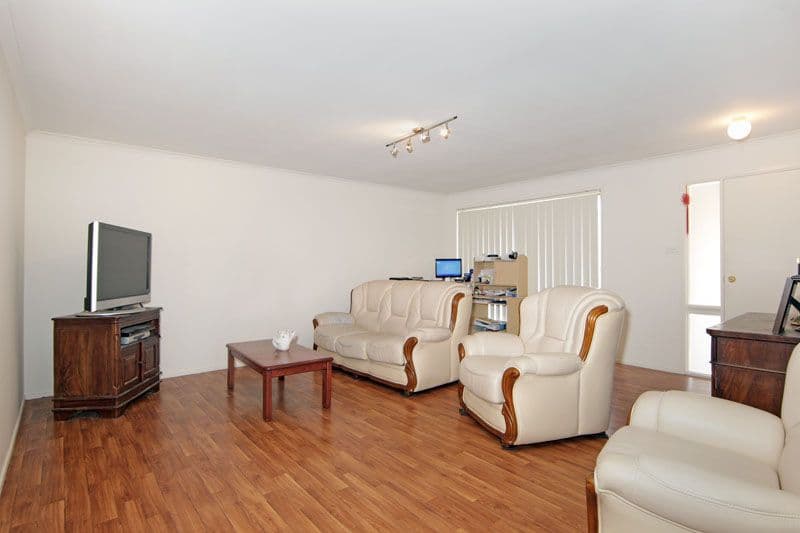 12 Oxford Drive, LAKE HAVEN NSW 2263, Lake Haven - Thumbnail 4