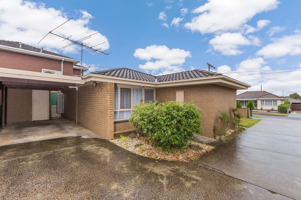 14 Hennessy Avenue, Herne Hill VIC 3218, Herne Hill - Thumbnail 2