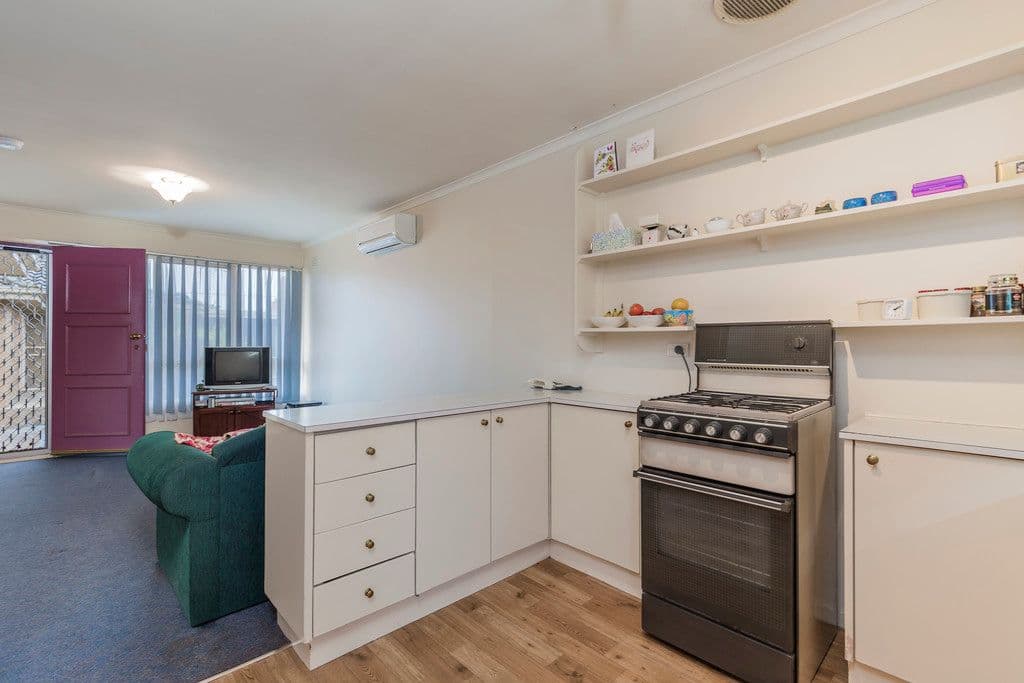 14 Hennessy Avenue, Herne Hill VIC 3218, Herne Hill - Thumbnail 5