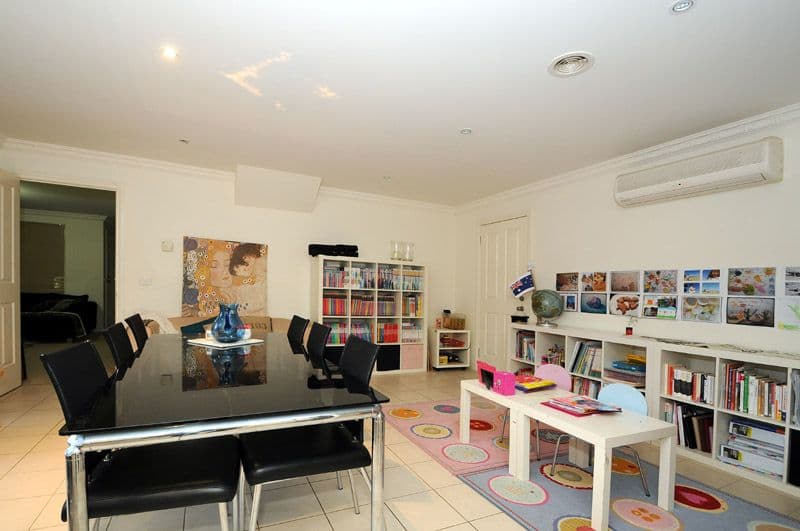 328 Waverley Road, MOUNT WAVERLEY VIC 3149, Mount Waverley - Thumbnail 2
