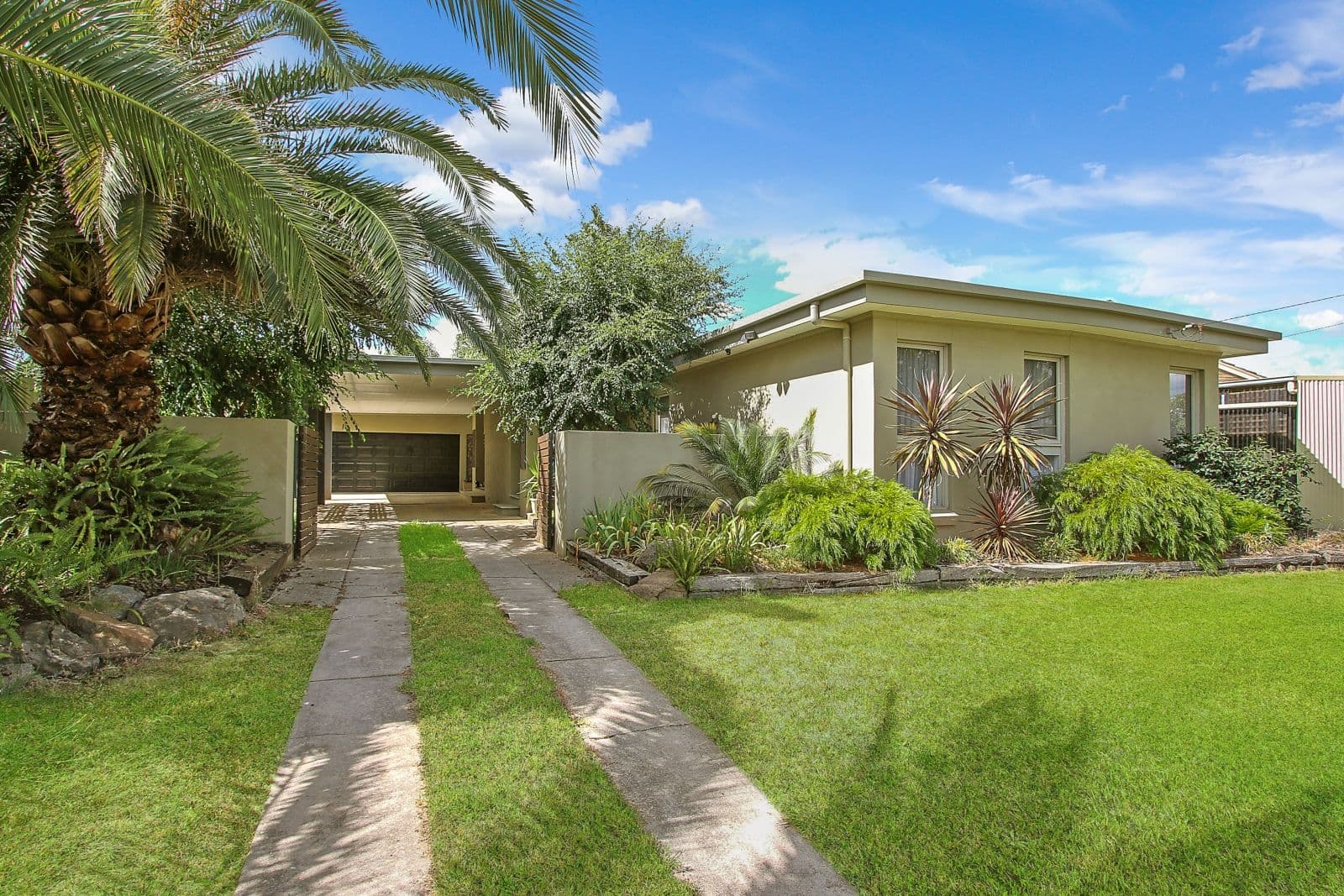372 Sutherland Street, Lavington NSW 2641, Lavington - Image 1