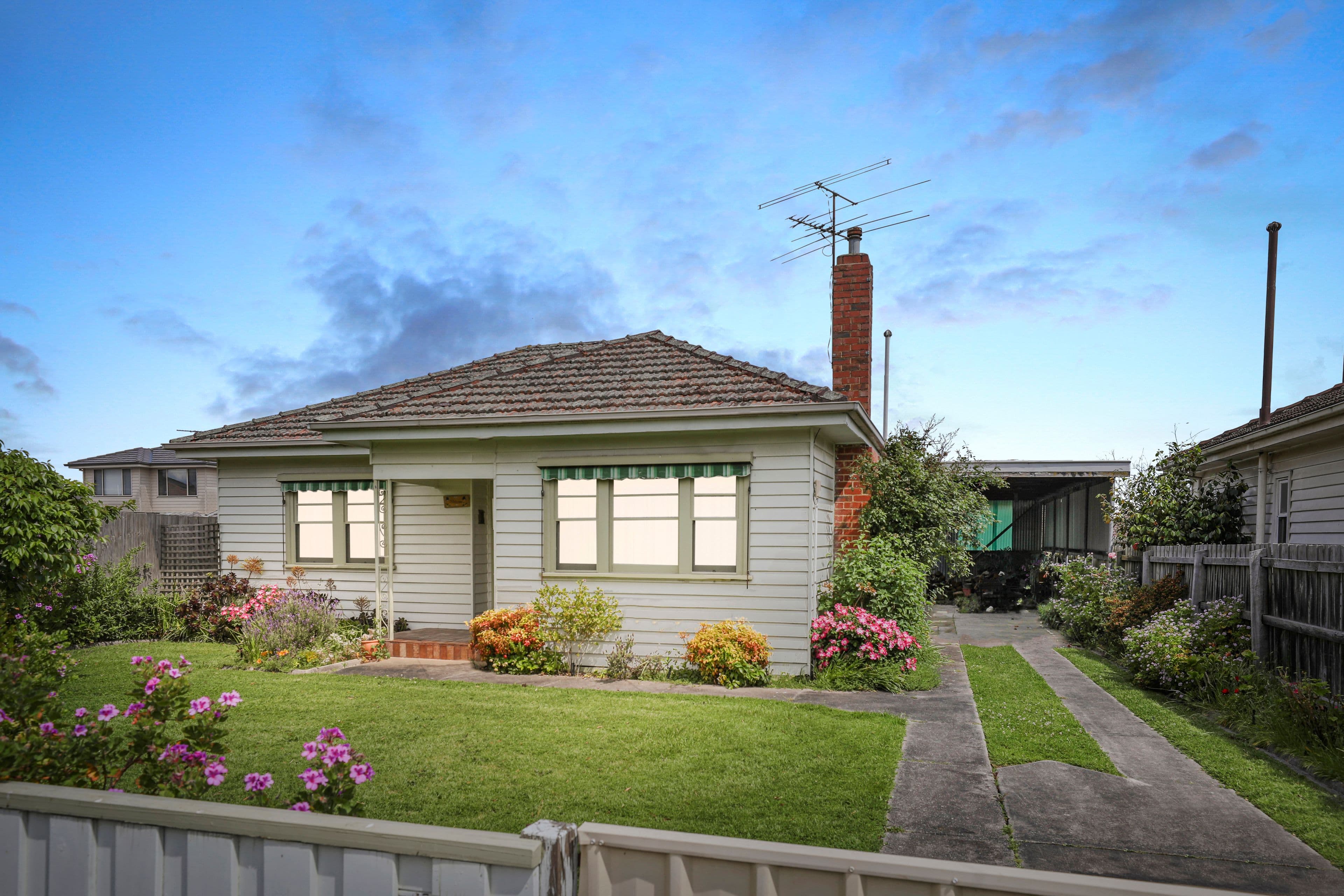 4 Grandview Avenue, Dandenong VIC 3175, Dandenong - Thumbnail 2