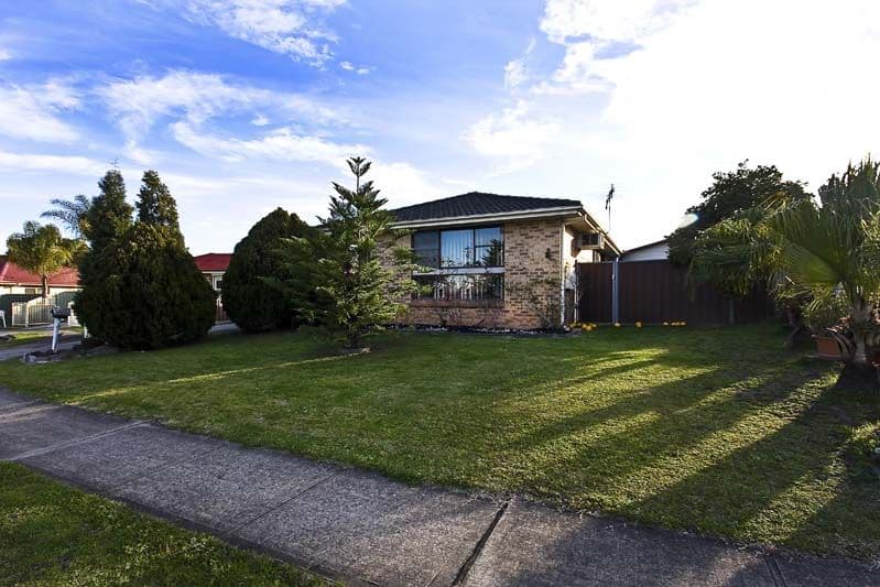 4 Marble Close, BOSSLEY PARK NSW 2176, Bossley Park - Thumbnail 2