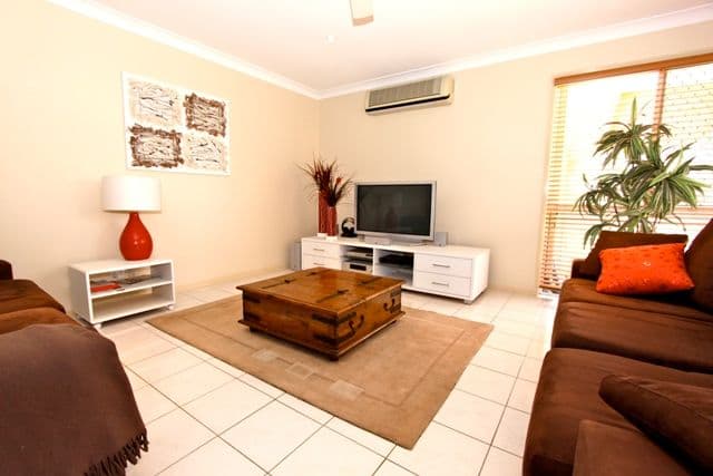 87 Coronet Crescent, BURLEIGH WATERS QLD 4220, Burleigh Waters - Thumbnail 4