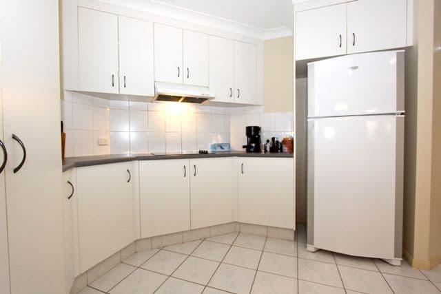 87 Coronet Crescent, BURLEIGH WATERS QLD 4220, Burleigh Waters - Thumbnail 6